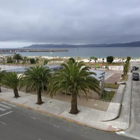 Olladas De Con Vistas Kemping Laxe